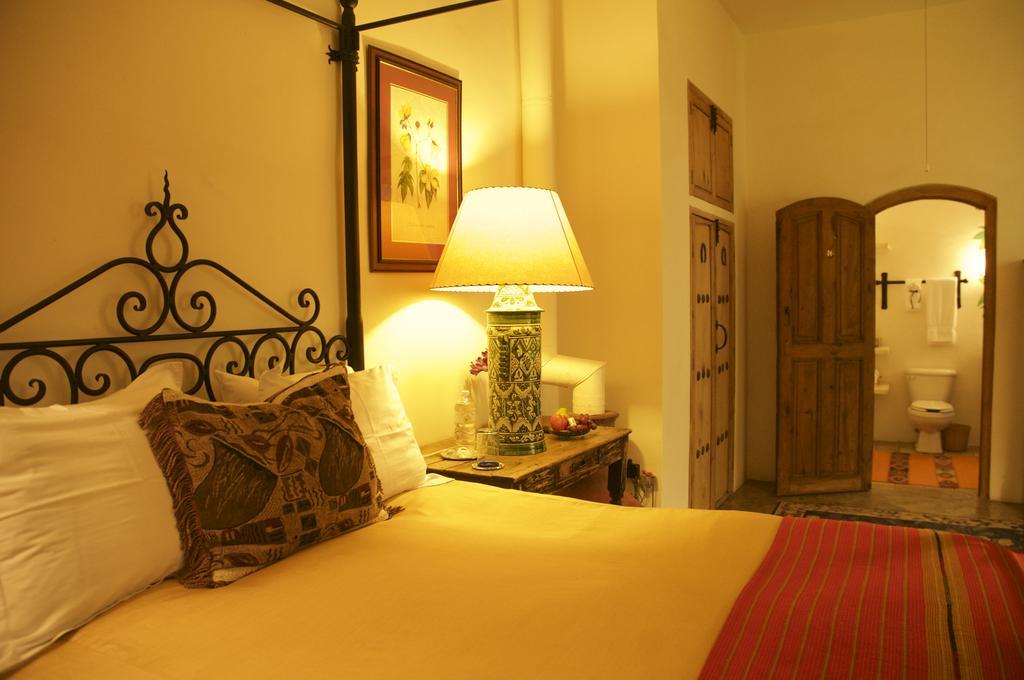 Casa Mision De San Miguel Hotel Сан Мигел де Аленде Екстериор снимка